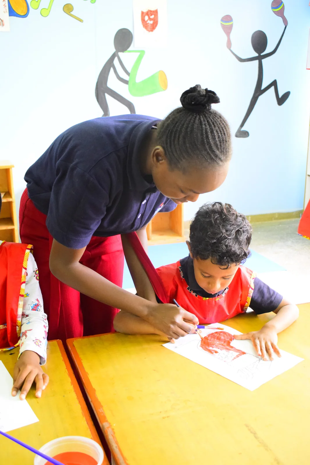Primary classroom discussion at Avecina International School
